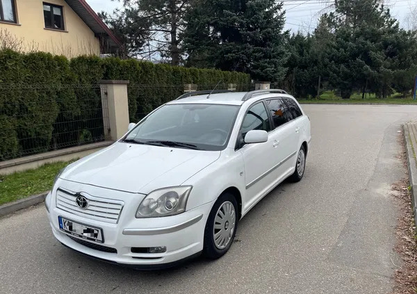 toyota avensis małopolskie Toyota Avensis cena 7500 przebieg: 324000, rok produkcji 2004 z Radłów